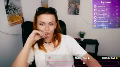 Snapshot of peppymia chatting on 06.12.26 Mia online show from 06.12.26
