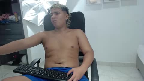 Snapshot of percibal_junior1 chatting on 01.31.25 percibal_junior1 online show from 01.31.25