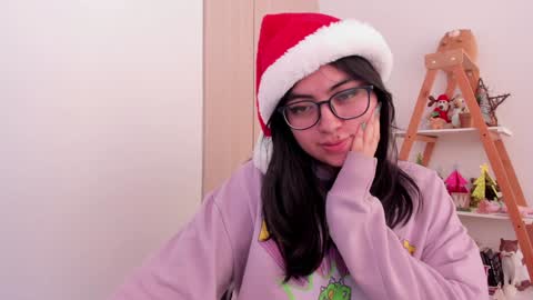 Sarah Ana Banana online show from 12.22.24