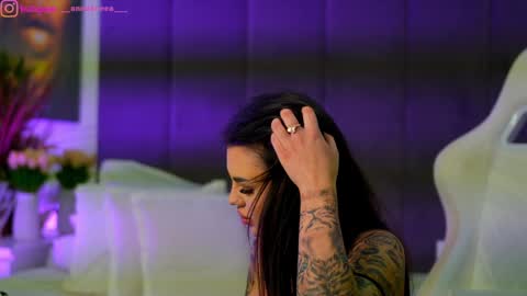 Dee online show from 11.20.25