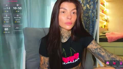 Snapshot of perfecttbaby77n chatting on 04.12.26 Anna online show from 04.12.26