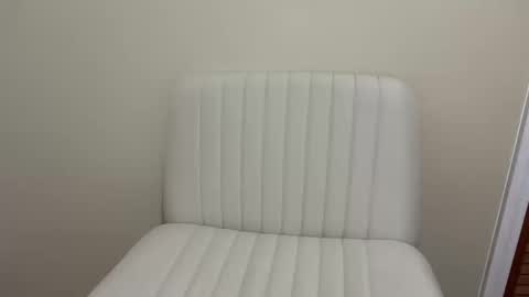 perkyprincessa online show from 10.10.25