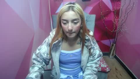 PERLA RED online show from 02.01.25