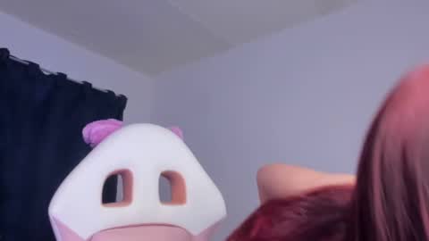 Snapshot of perlaa7 chatting on 12.19.24 Perla online show from 12.19.24