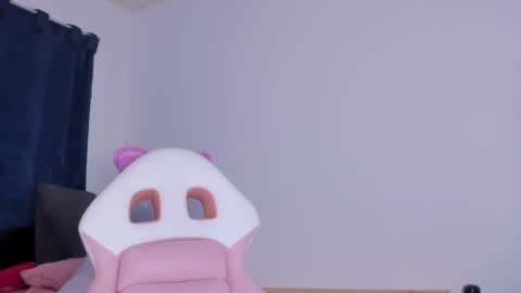 Snapshot of perlaa7 chatting on 12.27.24 Perla online show from 12.27.24