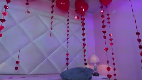 Snapshot of perlaa7 chatting on 02.13.25 Perla online show from 02.13.25