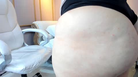 Snapshot of perlapreciosa chatting on 01.16.25 PerlaPreciosa online show from 01.16.25