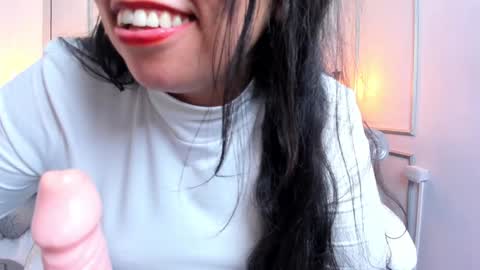 Snapshot of perlapreciosa chatting on 01.21.25 PerlaPreciosa online show from 01.21.25