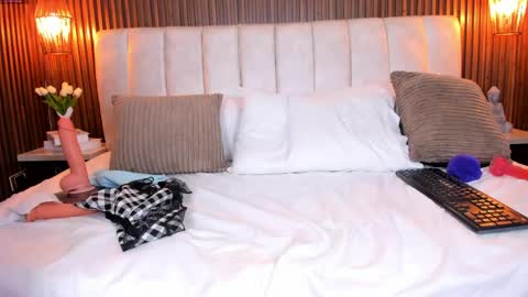 PerlaPreciosa online show from 04.09.26