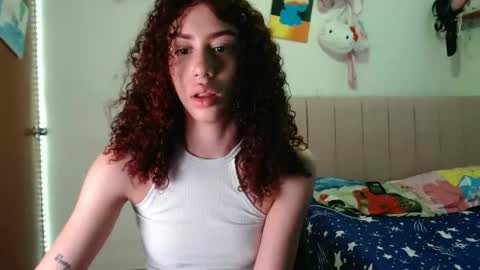 Snapshot of perlaweb_09 chatting on 10.17.25 perlaweb_09 online show from 10.17.25