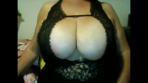 Snapshot of perlita070822 chatting on 01.08.25 perlita070822 online show from 01.08.25