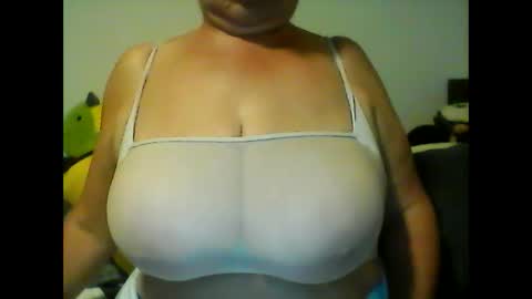Snapshot of perlita070822 chatting on 02.07.25 perlita070822 online show from 02.07.25