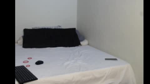 perrosoxxx online show from 12.19.24