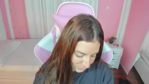 Snapshot of persefone_saira chatting on 11.08.25 Marie online show from 11.08.25