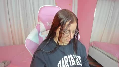 Snapshot of persefone_saira chatting on 11.15.25 Marie online show from 11.15.25