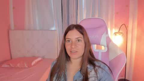 Snapshot of persefone_saira chatting on 11.19.25 Marie online show from 11.19.25