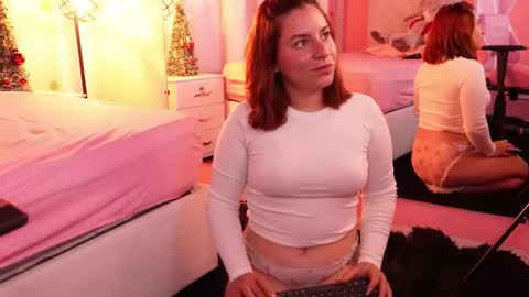 Snapshot of persefone_saira chatting on 12.16.25 Marie online show from 12.16.25