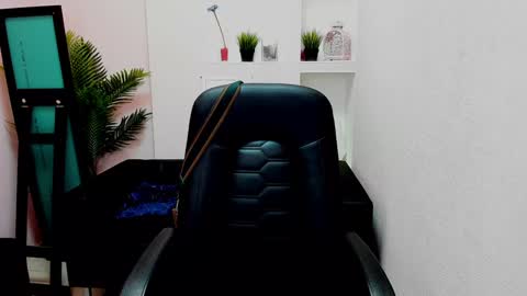 horror flying on the wings of the night.... online show from 01.26.25