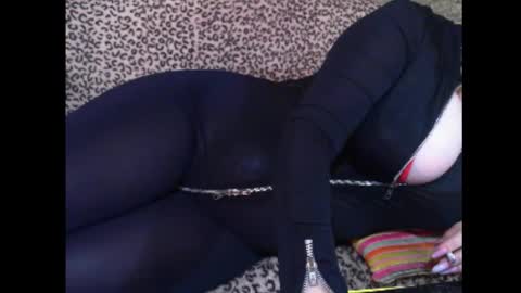 Snapshot of pervdomx chatting on 10.19.25 Lady K online show from 10.19.25