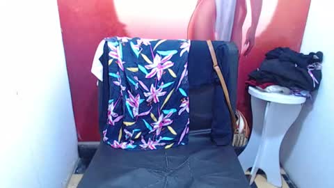 Snapshot of pervertt_linda chatting on 09.08.25 Linda online show from 09.08.25