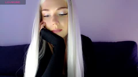 Isabella online show from 12.31.24