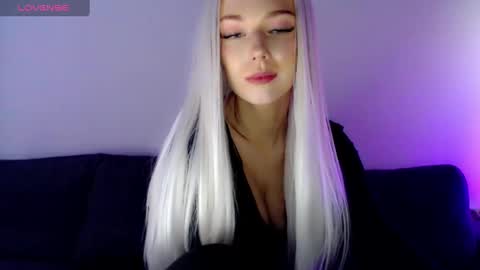Isabella online show from 01.10.25
