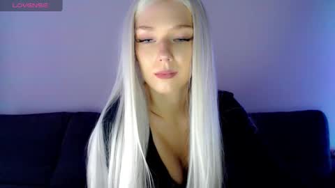 Isabella online show from 01.21.25