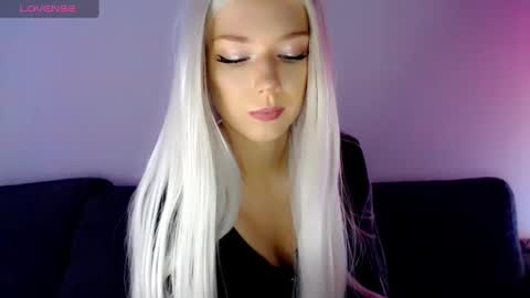 Isabella online show from 01.23.25