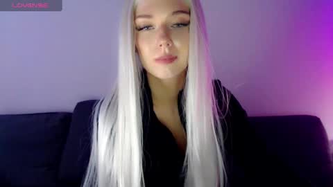 Isabella online show from 01.30.25