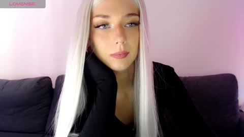 Isabella online show from 02.20.25