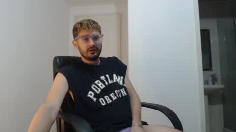 Snapshot of peter_x_annaud chatting on 01.08.25 FELIPE online show from 01.08.25