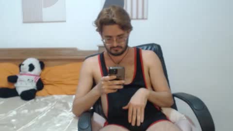 Snapshot of peter_x_annaud chatting on 11.03.25 FELIPE online show from 11.03.25