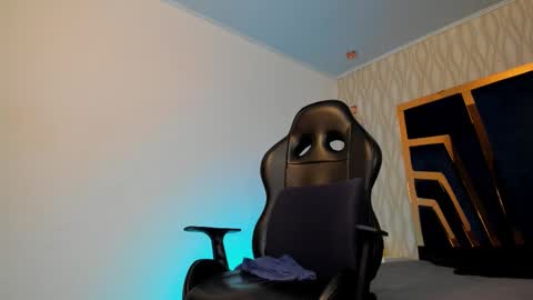 PETES EVANS new account online show from 12.05.25