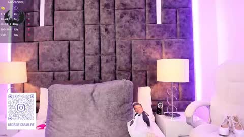 Snapshot of petit_rosseowo chatting on 02.20.25 Im Rosse but u can call me Rossie or Rosita . online show from 02.20.25