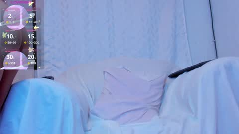 petite_amor online show from 01.10.25