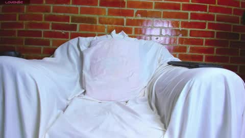 petite_amor online show from 02.10.25