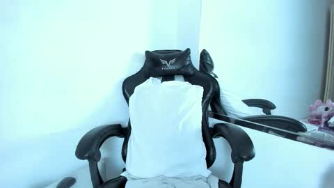 petite_amor online show from 10.06.25