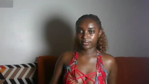 Snapshot of petite_asshley1 chatting on 06.18.26 Ashley online show from 06.18.26
