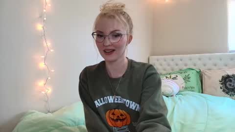 Little cupcake online show from 10.27.25