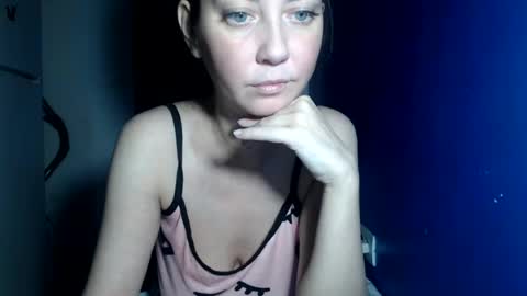 Snapshot of petite_danielle chatting on 07.13.26 petite_danielle online show from 07.13.26