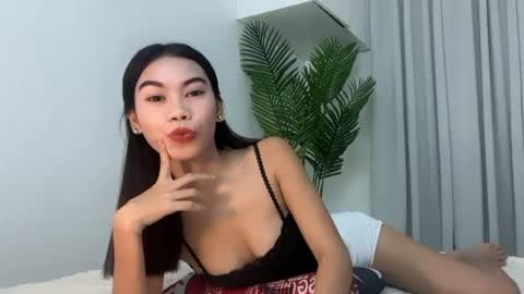 Snapshot of petite_kaye chatting on 06.23.26 petite_kaye online show from 06.23.26