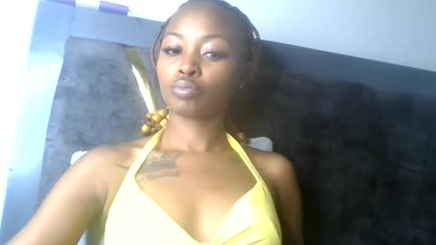 Snapshot of petite_queen69 chatting on 05.31.26 petite_queen69 online show from 05.31.26