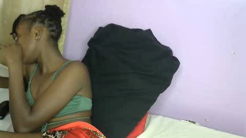 petite_star2 online show from 11.10.25