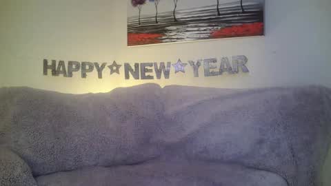 petite treat  online show from 01.05.25