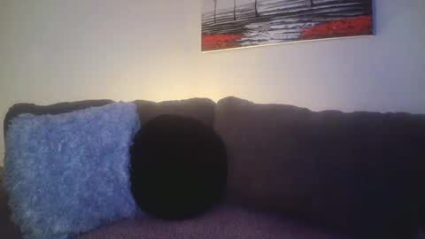 petite treat  online show from 03.06.25