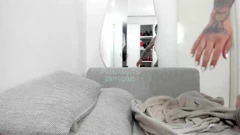 PetiteAlejaTs online show from 11.28.25