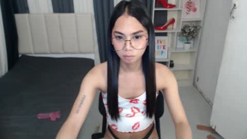 Yukie online show from 10.18.25