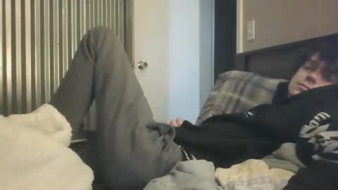 Snapshot of petitebitchfucks chatting on 01.15.26 petitebitchfucks online show from 01.15.26