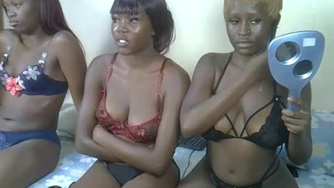 Snapshot of petitecookie chatting on 02.26.26 Cookie online show from 02.26.26