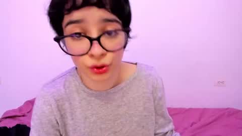Snapshot of petitee_lunna chatting on 07.23.26 Lunna online show from 07.23.26